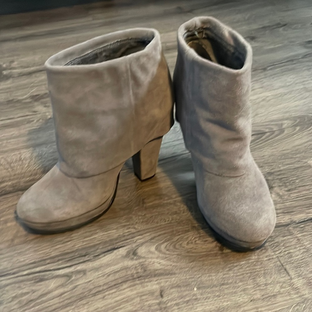 Steve Madden Grey Suede Booties size 8.5 NWOT
